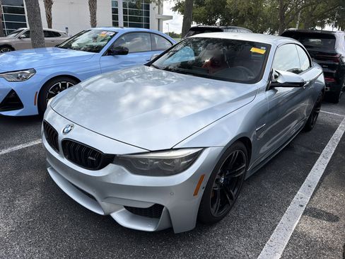 Used 2018 BMW M4 Convertible RWD image 4