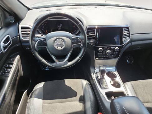 Used 2019 Jeep Grand Cherokee Altitude RWD image 11