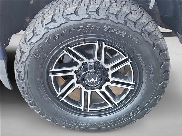 Used 2017 Chevrolet Silverado 2500 High Country w/ Duramax Plus Package AWD/4WD image 29