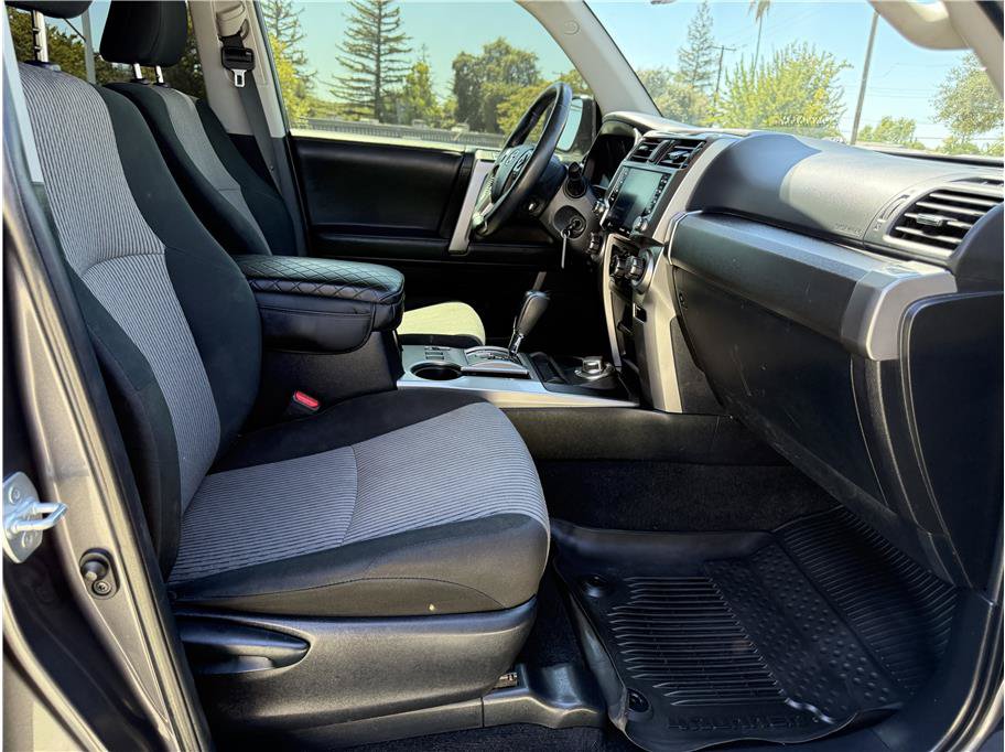 Used 2021 Toyota 4Runner SR5 AWD/4WD image 19