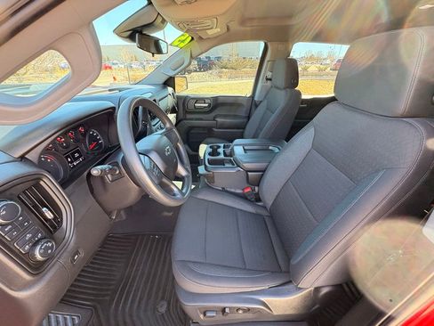 Used 2025 Chevrolet Silverado 1500 Custom Trail Boss w/ Turbomax Blackout Package image 12