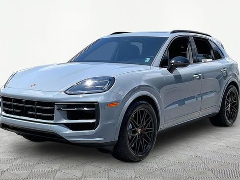 Used 2026 Porsche Cayenne S AWD/4WD image 3