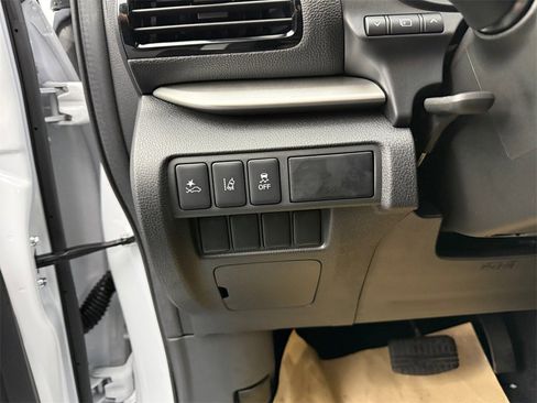 New 2026 Mitsubishi Eclipse Cross LE image 27