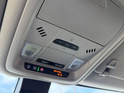 Used 2022 GMC Terrain SLT image 22