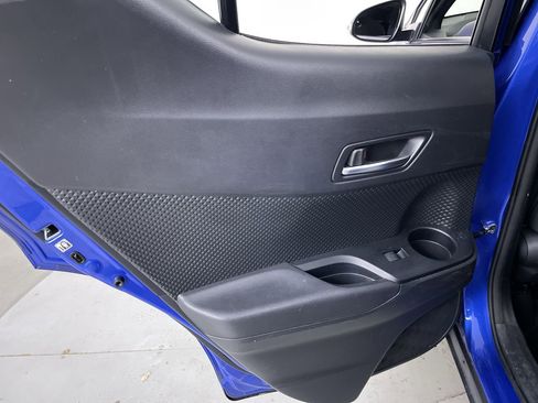 Used 2021 Toyota C-HR XLE image 18