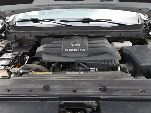 Used 2018 Nissan Titan PRO-4X w/ Pro-4x Convenience Package AWD/4WD image 39