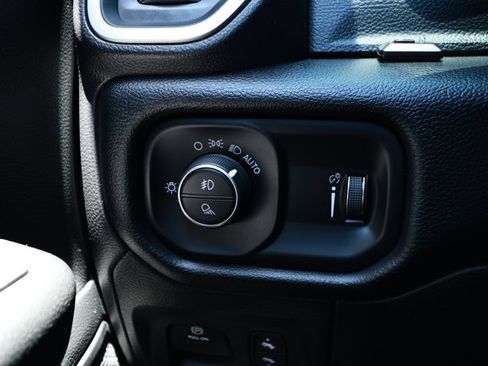Used 2020 RAM 1500 Big Horn RWD image 15