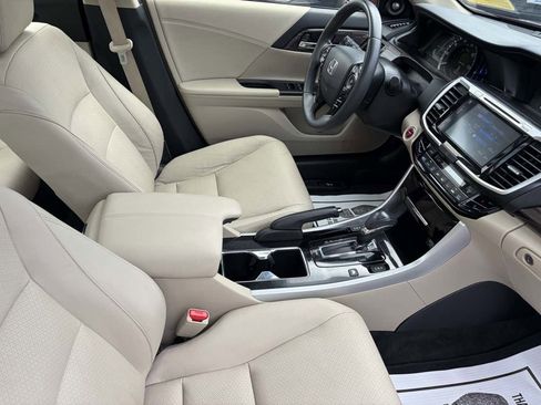 Used 2017 Honda Accord EX-L image 26