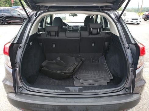 Used 2019 Honda HR-V LX image 9