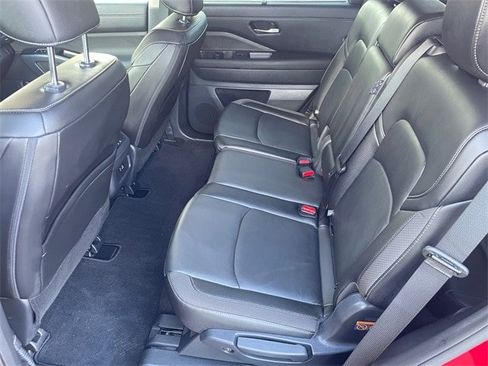 Used 2025 Nissan Pathfinder SL w/ Black Appearance Package image 13