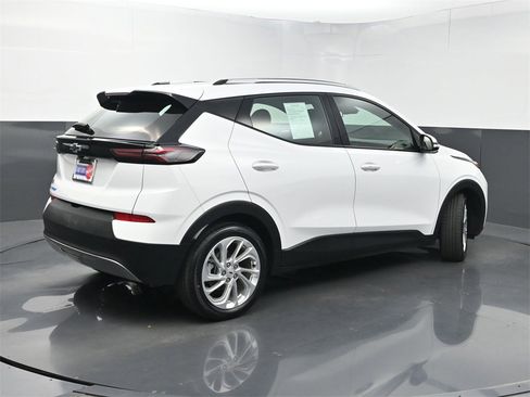 Used 2023 Chevrolet Bolt EUV LT image 22
