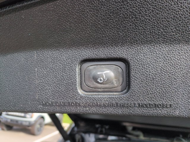 Used 2017 Ford Explorer XLT w/ Equipment Group 202A AWD/4WD image 21