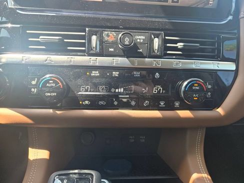 New 2026 Nissan Pathfinder Platinum FWD image 18