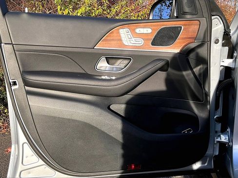 Certified 2025 Mercedes-Benz GLE 350 4MATIC image 18