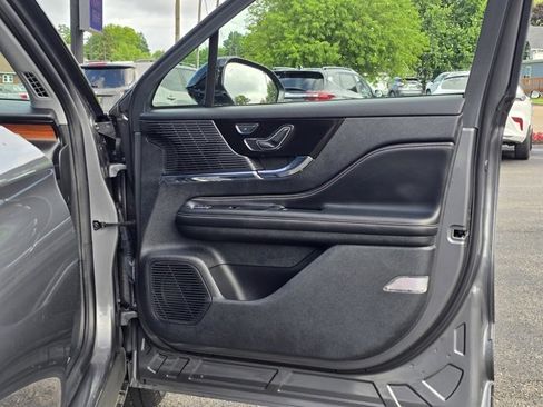 Used 2022 Lincoln Corsair Reserve w/ Equipment Group 201A image 32