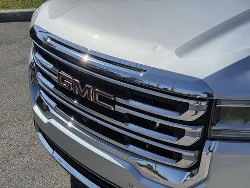 Used 2020 GMC Acadia SLT w/ Driver Alert Package II FWD image 6