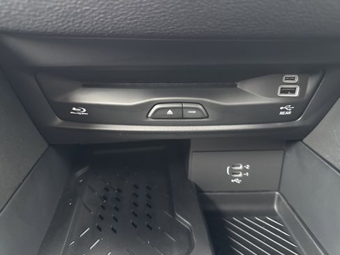 New 2026 Chrysler Pacifica Limited image 26