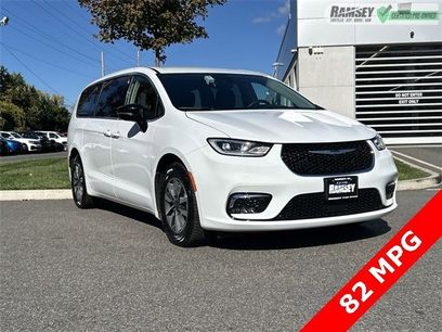 Certified 2024 Chrysler Pacifica Select