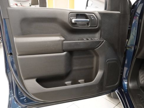 Used 2022 Chevrolet Silverado 1500 Custom AWD/4WD image 16