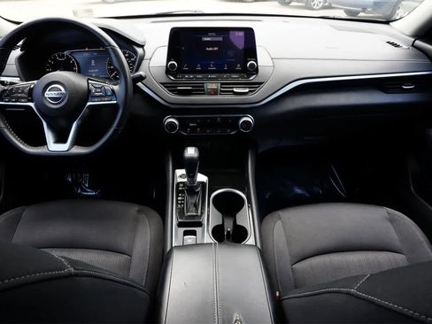 Used 2022 Nissan Altima 2.5 SV w/ SV Premium Package image 7