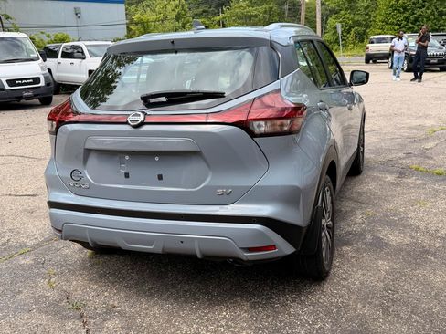 Used 2021 Nissan Kicks SV FWD image 8