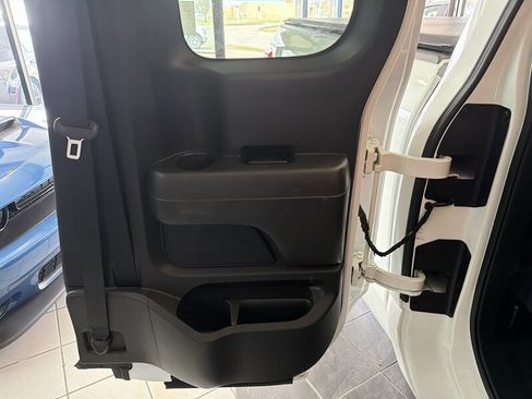 Used 2017 Nissan Titan SV image 26