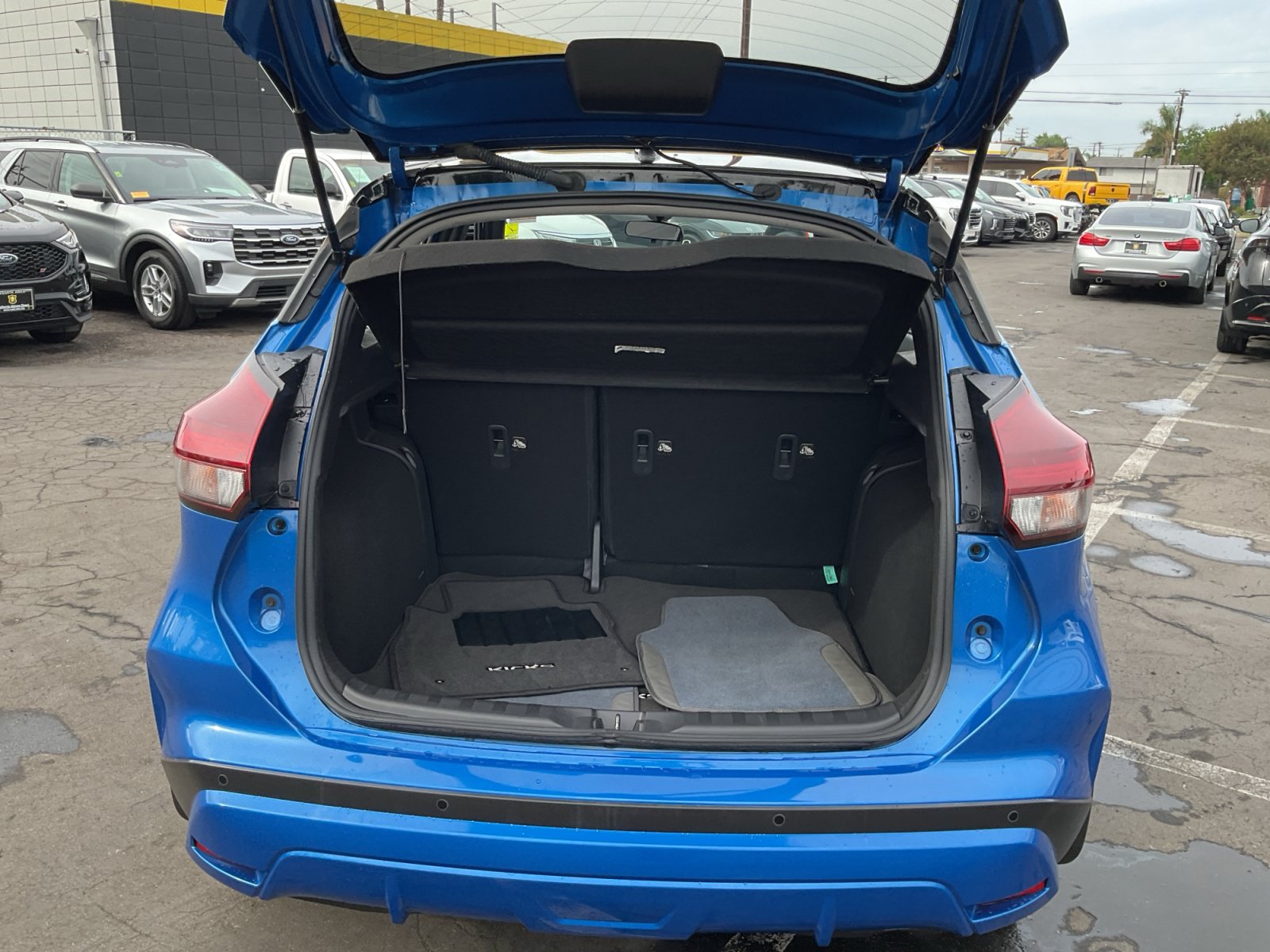 Used 2023 Nissan Kicks SR w/ SR Premium Package FWD image 26