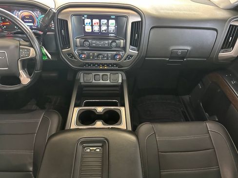 Used 2018 GMC Sierra 1500 Denali w/ Denali Ultimate Package AWD/4WD image 19