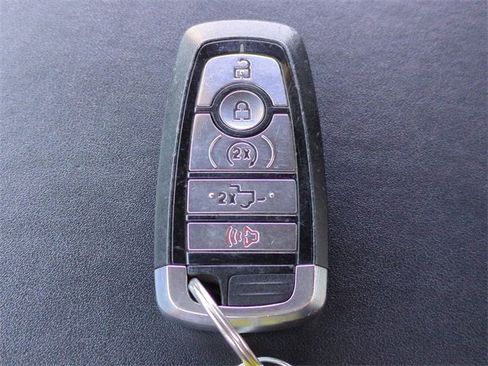 Certified 2018 Ford F450 Platinum w/ Platinum Ultimate Package image 29