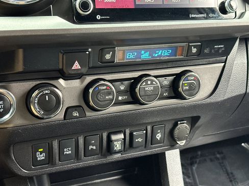 Used 2020 Toyota Tacoma TRD Off-Road image 19