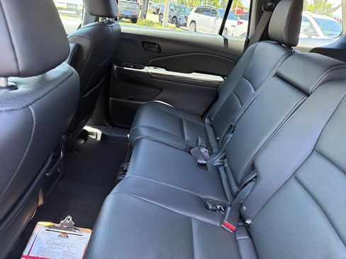 Used 2023 Honda Passport EX-L image 32