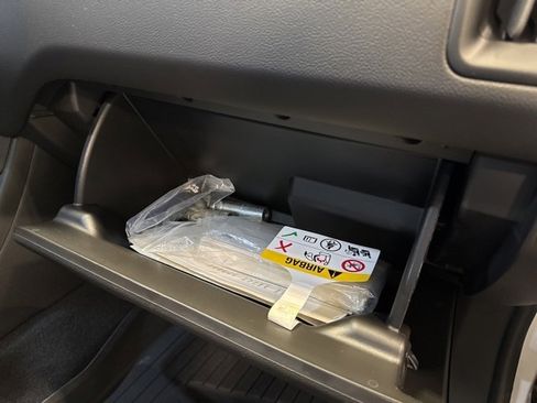 Used 2021 Chevrolet Colorado LT w/ LT Convenience Package image 37