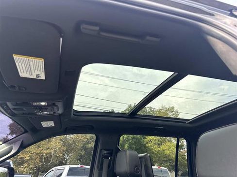 Used 2021 Chevrolet Suburban RST w/ Luxury Package image 15