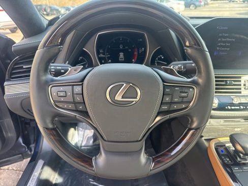 Used 2022 Lexus LS 500 AWD image 18