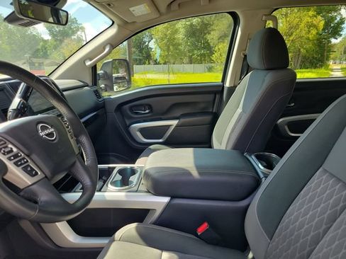 Used 2024 Nissan Titan 2WD Crew Cab image 18