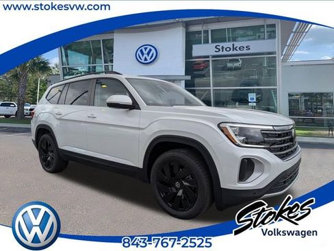 New 2026 Volkswagen Atlas SE FWD image 1