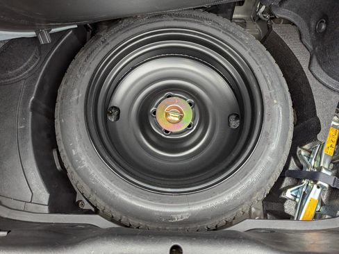 Used 2006 Nissan 350Z Touring RWD image 38