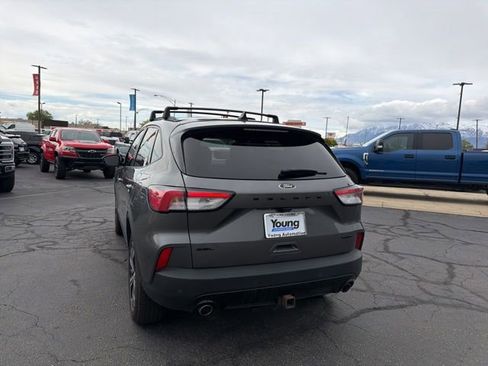 Used 2022 Ford Escape SEL w/ SEL Stealth AWD Package image 8