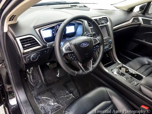 Used 2020 Ford Fusion SEL FWD image 10