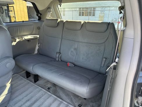Used 2005 Toyota Sienna image 24