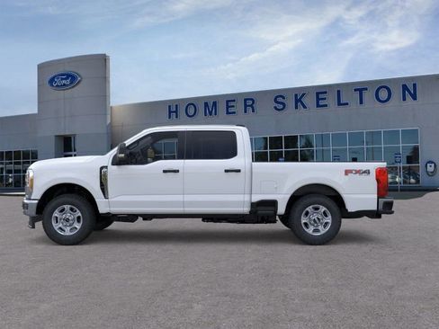 New 2026 Ford F250 XLT w/ FX4 Off-Road Package image 3