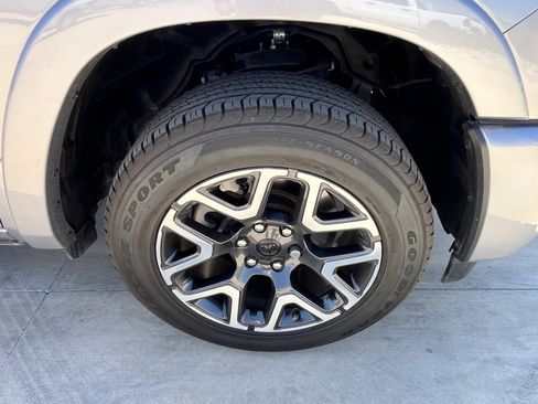 Used 2025 RAM 1500 Laramie w/ Sport Appearance Package AWD/4WD image 30