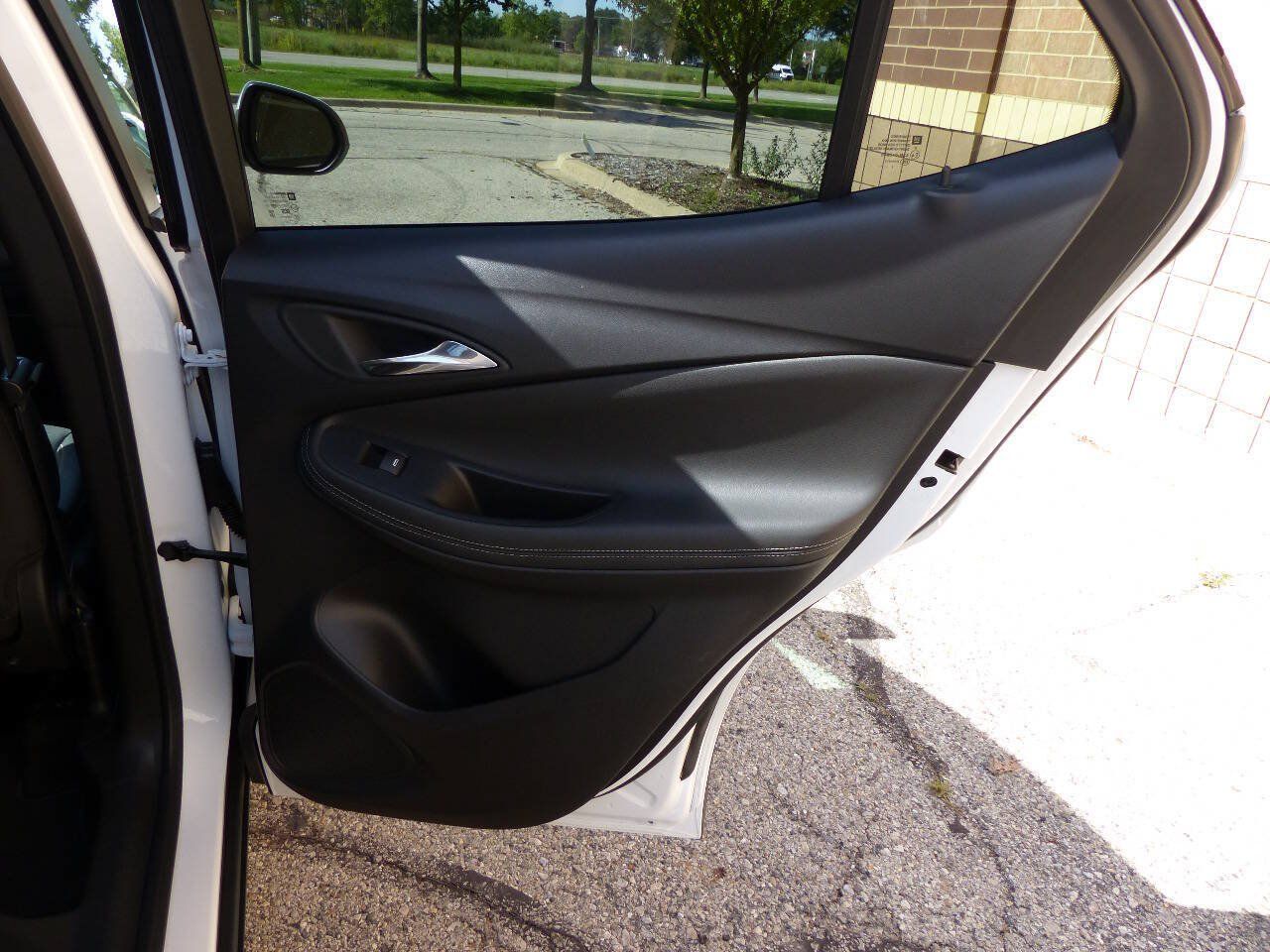 Used 2023 Buick Encore GX Select FWD image 38