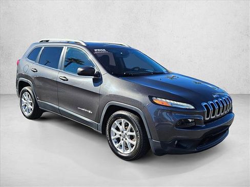 Used 2016 Jeep Cherokee Latitude w/ Comfort & Sound Group image 3
