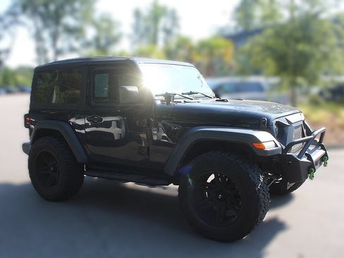 Used 2021 Jeep Wrangler Sport AWD/4WD image 12
