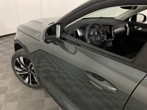 New 2026 Volvo XC40 B5 Ultra w/ Protection Package Premier image 39