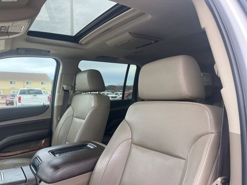 Used 2017 Chevrolet Suburban Premier image 17
