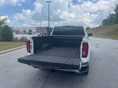 Used 2023 GMC Sierra 1500 SLT w/ X31 Off-Road Package AWD/4WD image 24