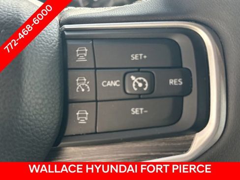 Used 2024 Jeep Wagoneer Series II w/ Flexible Seating Group AWD/4WD image 25