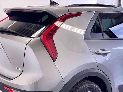 Certified 2025 Kia Niro LX FWD image 10